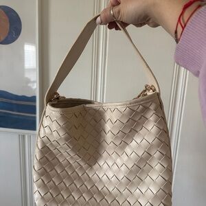 White/Cream Woven Boho Shoulder Tote Bag